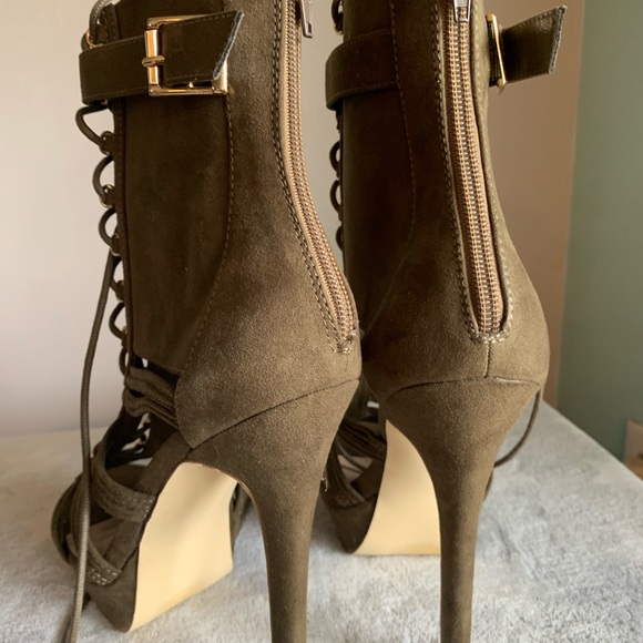 Open toed, heal Booties Size US9.5 - Picture 5 of 7